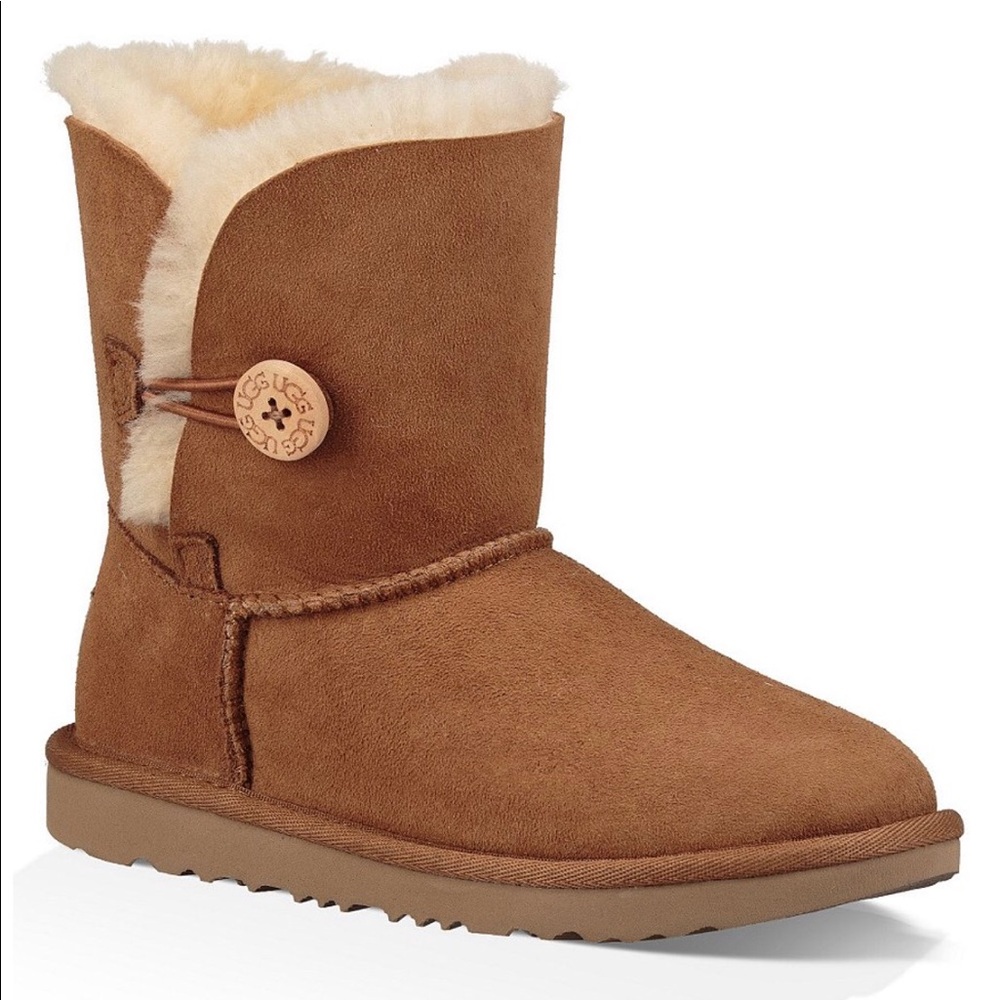 💰PRICE LOWERED💰UGG Bailey Button Boot